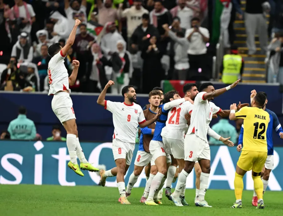 نهائي كأس العرب يحبس الأنفاس