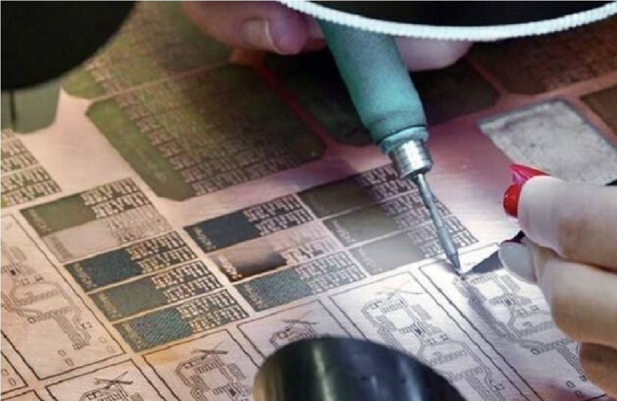 ثورة في الاتصالات المائية: هوائي صغير