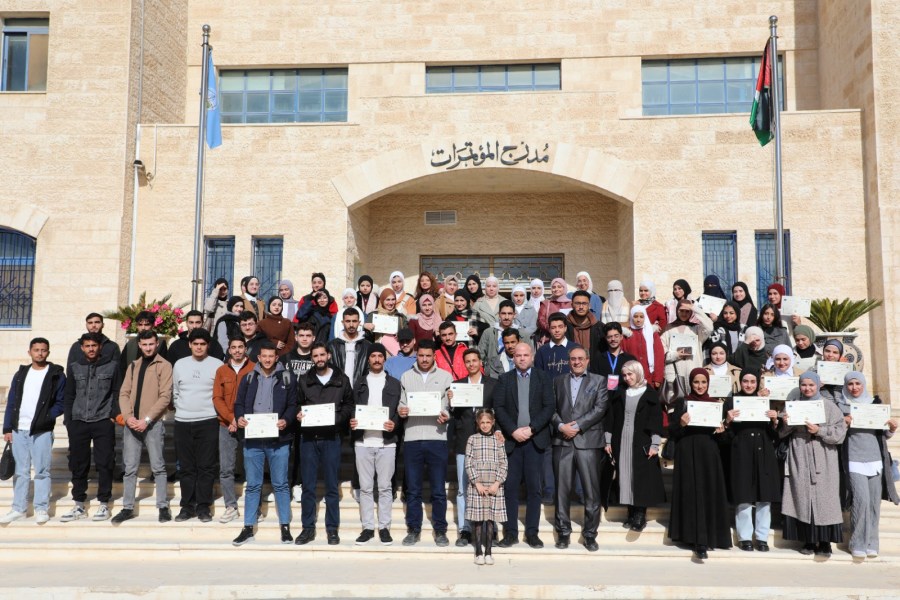 وفد من الاتحاد الأوروبي يلتقي الطلبة