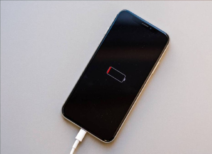 هل تفرغ بطارية هاتفك تماما؟ إليك