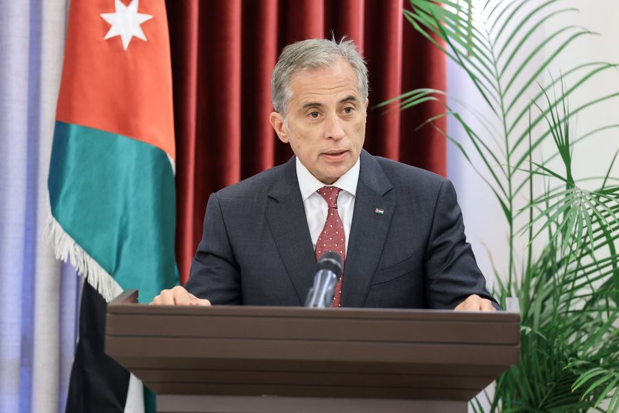 حسان يهنئ المسيحيين بعيد الميلاد والعام