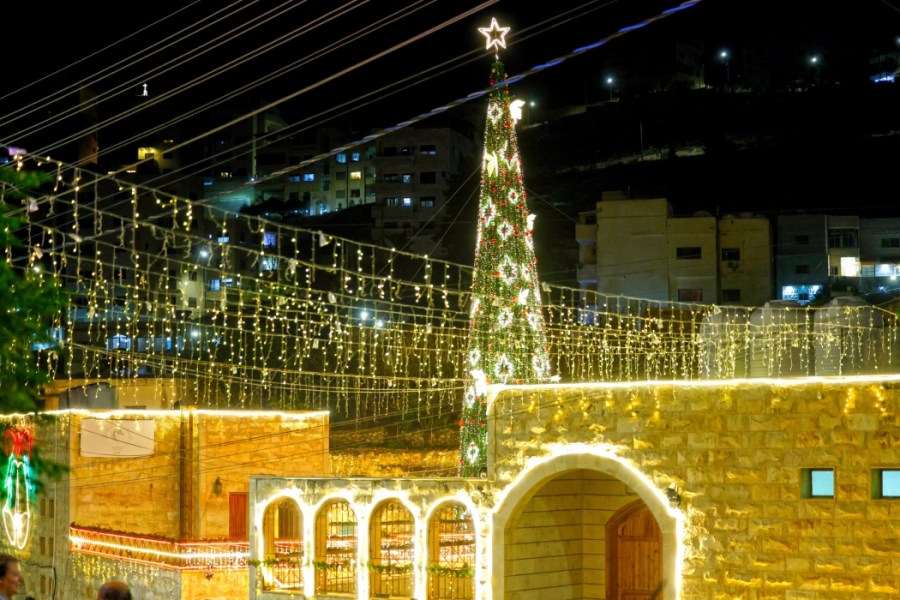 عربيات وداوود يهنئان المسيحيين بعيد الميلاد