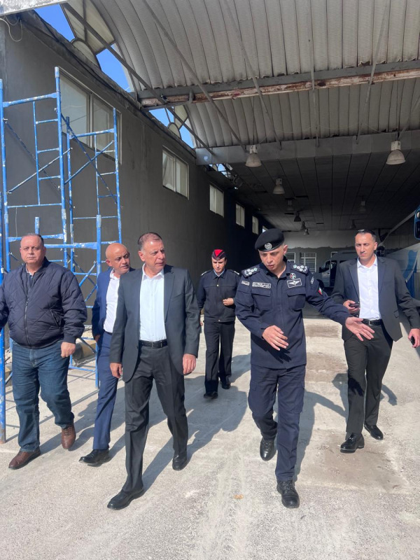 مازن الفراية يتفقد الأعمال الإنشائية في