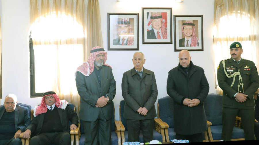 الديوان الملكي يعزي عشيرة العربيات (صور)