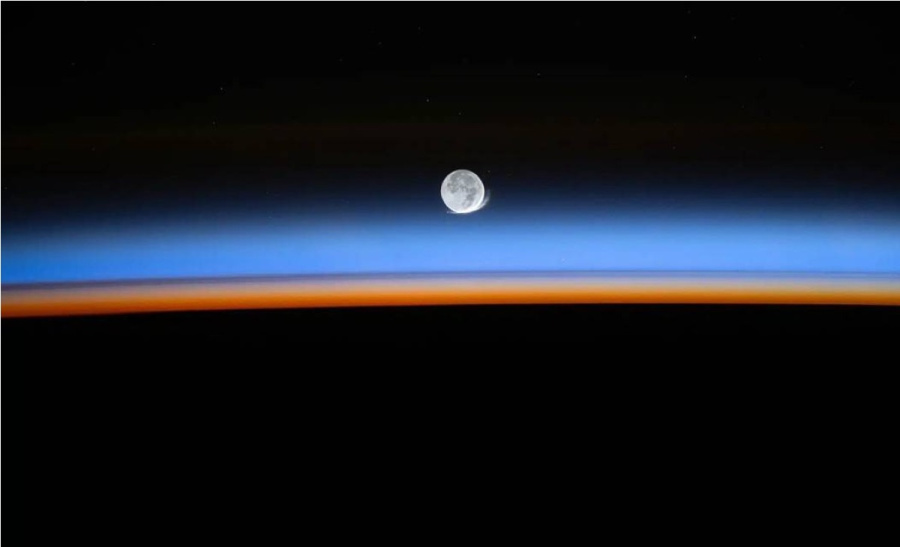 هندسة الضوء والجليد: كيف تتشكل الهالات