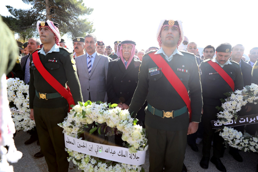 مندوبا عن الملك وولي العهد.. العيسوي