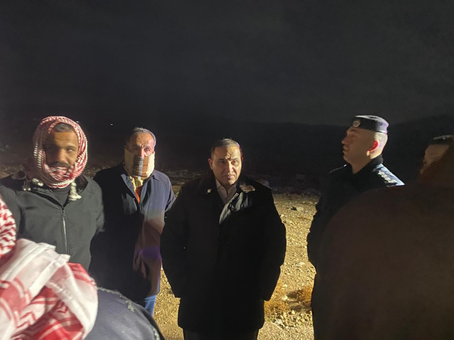 محافظ الزرقاء يتابع الاستعدادات للمنخفض الجوي