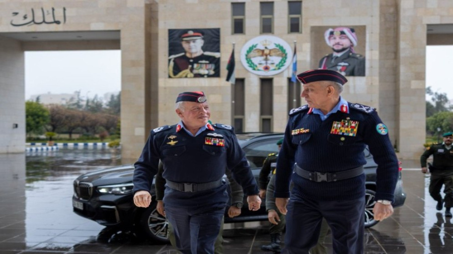 الملك يزور الأمن العام ويطلع على