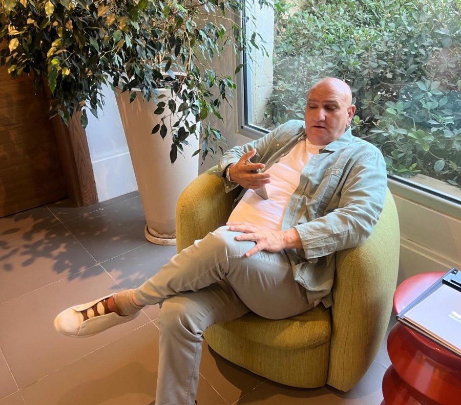 الحوت.. يشعل شمعة جديدة