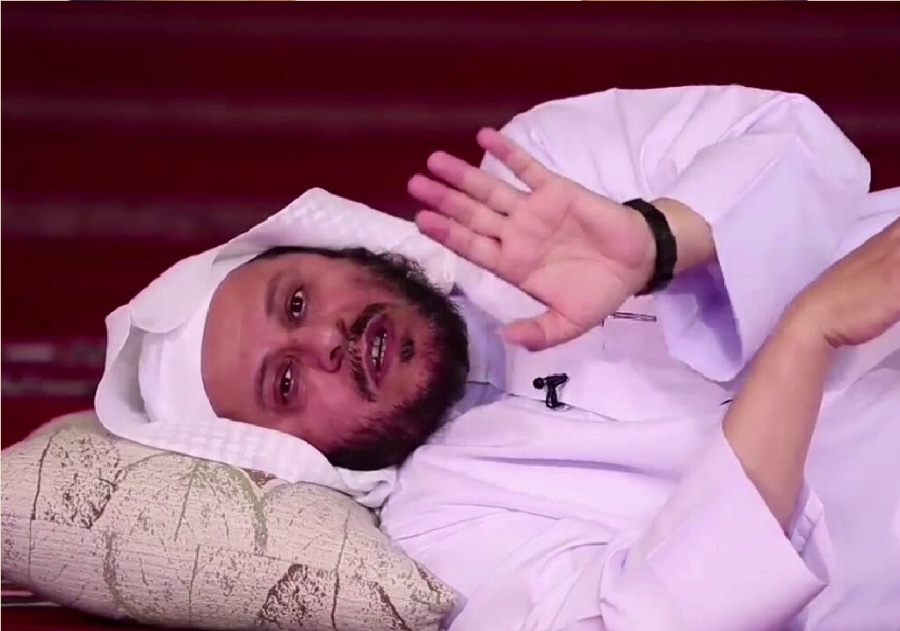 هل تصح صلاة الفريضة مستلقيا على