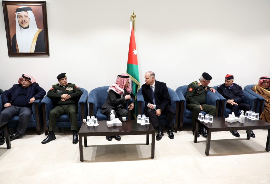 مندوبا عن الملك.. الأمير فيصل يقدّم