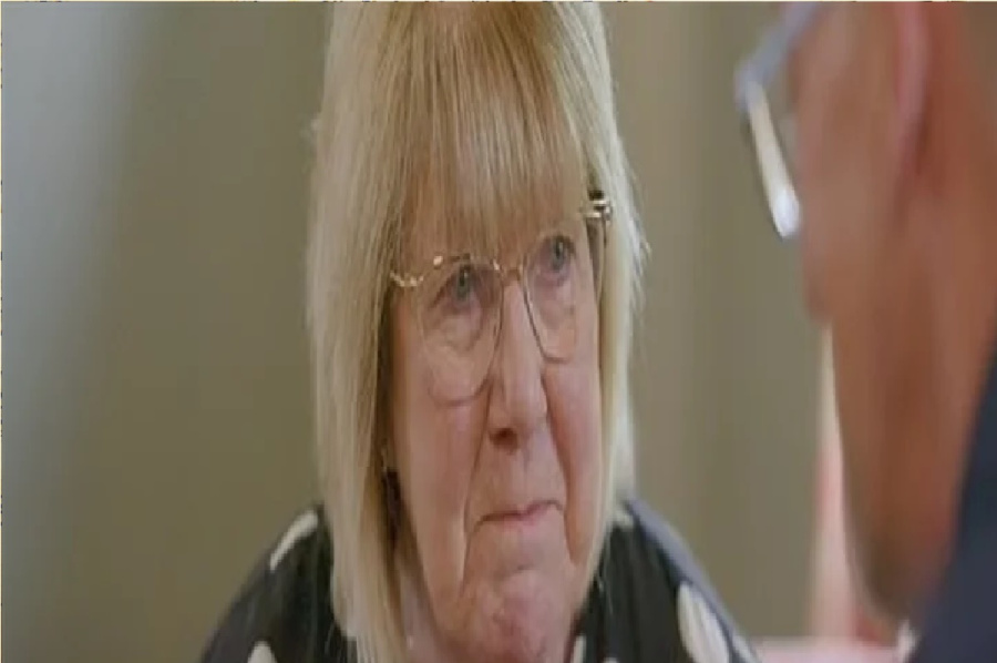 بعد فراق دام 51 عاما.. بائع