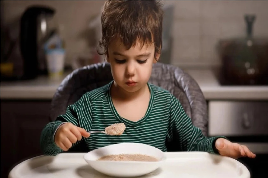 المعكرونة والجبن القابل للدهن مقابل الموز..