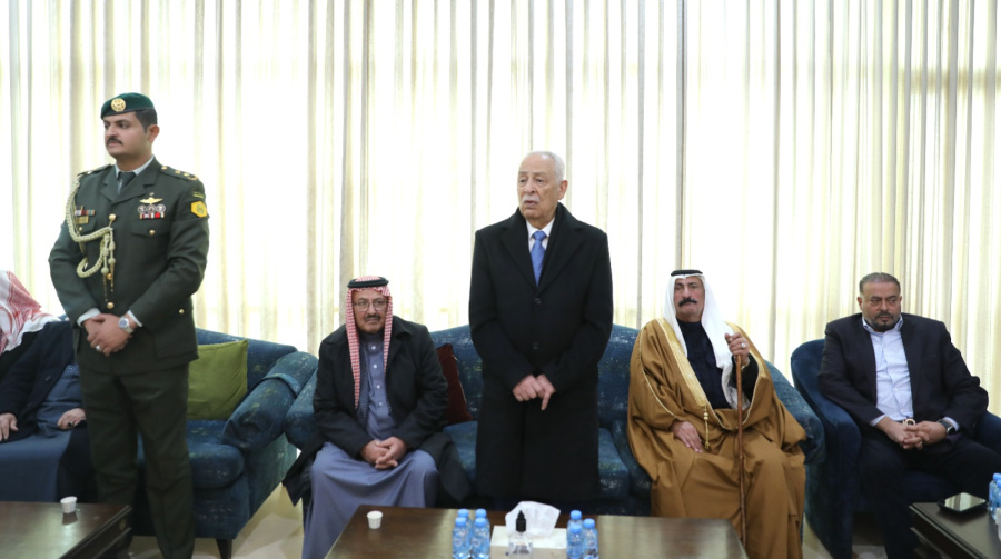 مندوبا عن الملك وولي العهد.. العيسوي