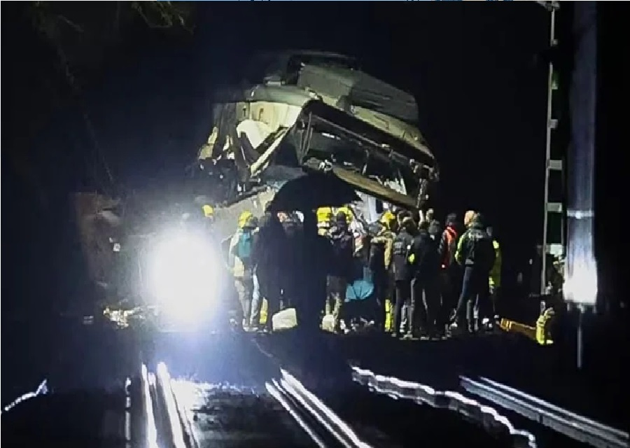 بعد مأساة الأندلس.. حادث قطار ركاب