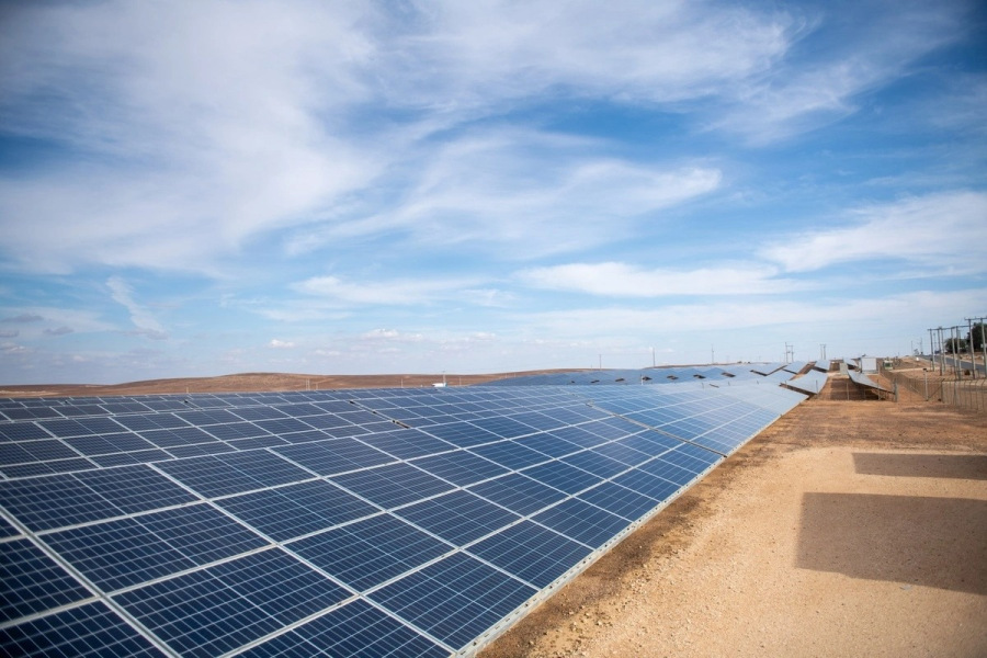 الأردن يعزز استقرار مخيم الأزرق بتوفير