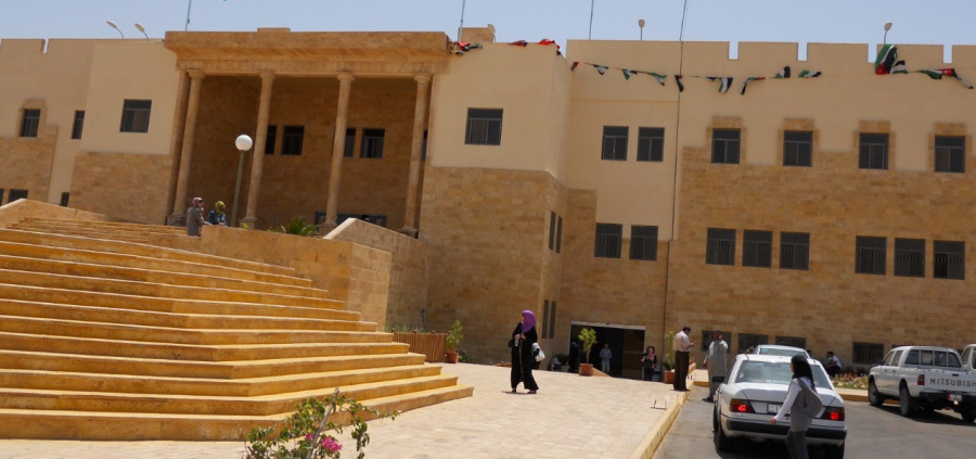 الجامعة الأردنية فرع العقبة تطلب وظائف