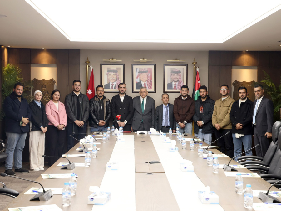 نذير عبيدات يلتقي اتّحاد طلبة الأردنيّة