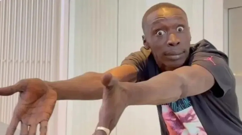 أشهر تيك توكر في العالم يبيع