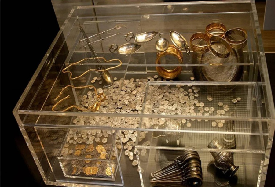 كنز هوكسن: 15 ألف قطعة ذهبية