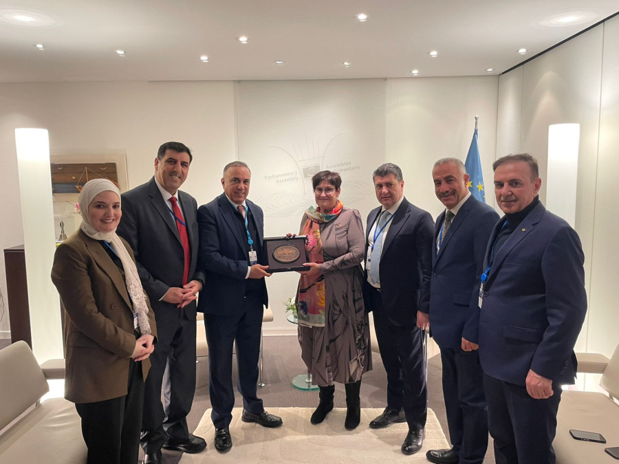 الوفد البرلماني الأردني يلتقي رئيس البرلمان