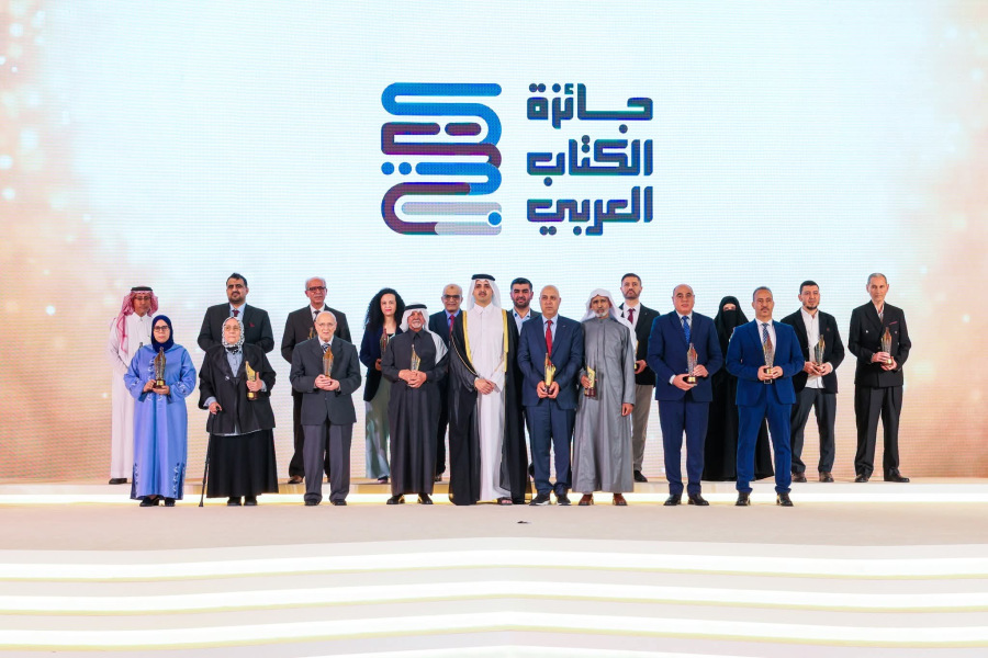 الشيخ ثاني آل ثاني يكرم كنوز