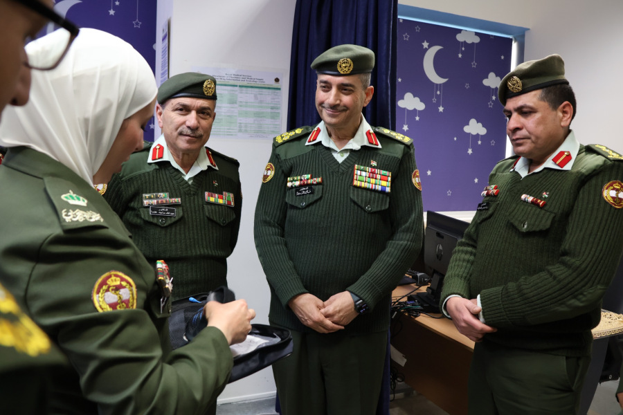 مدير عام الخدمات الطبية الملكية يفتتح