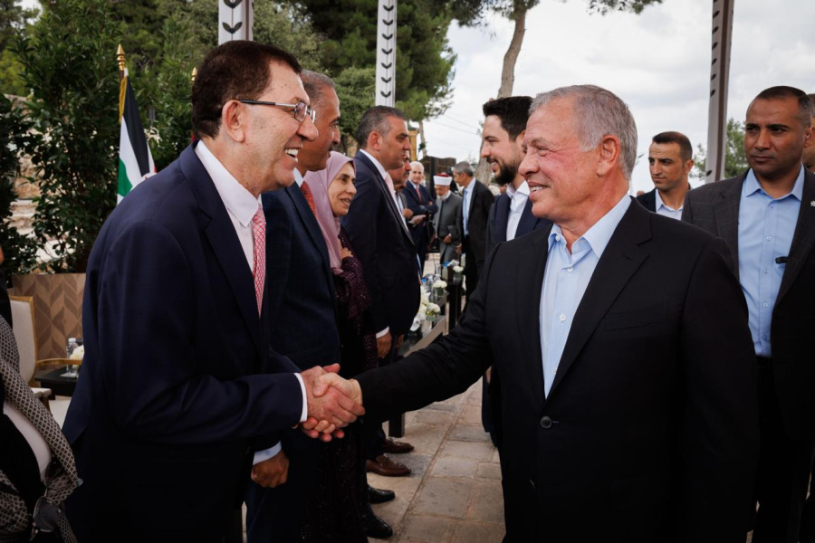 مقطش يكتب: العيد 64 لميلاد الملك: