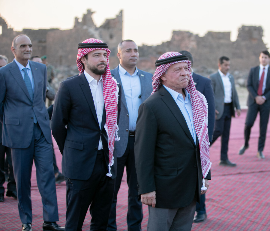 طلبة الجامعة الأردنية يبدعون بلغات العالم