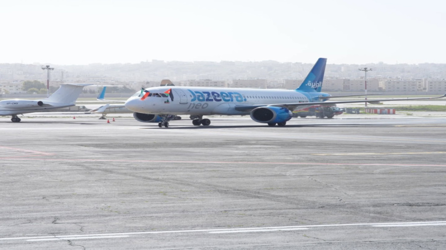 وصول أولى رحلات طيران الجزيرة من