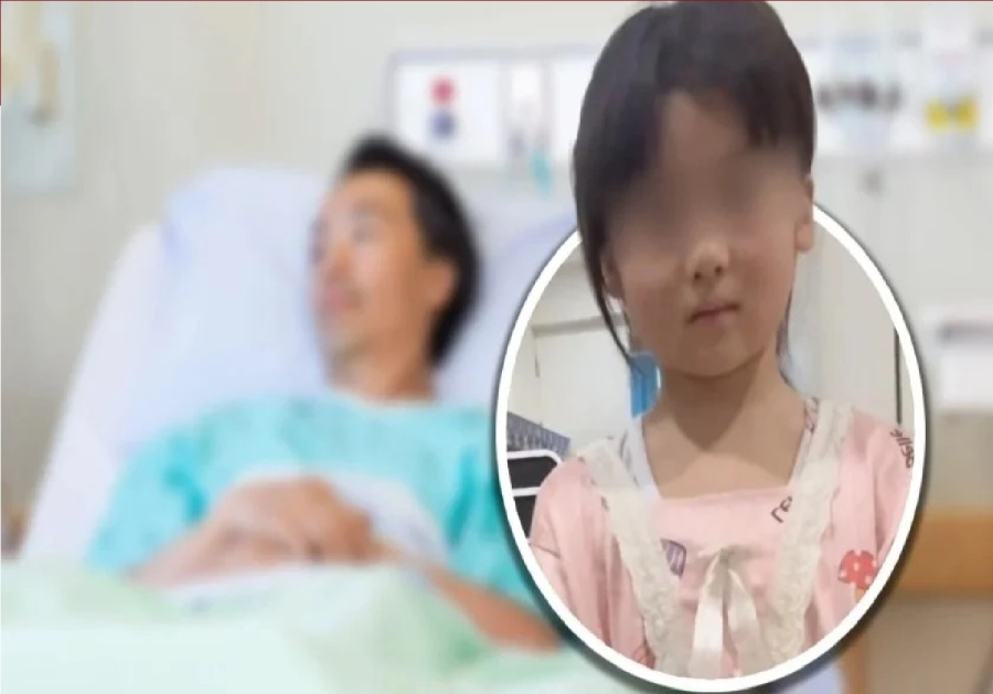 طفلة صينية بعمر 7 سنوات تبكي