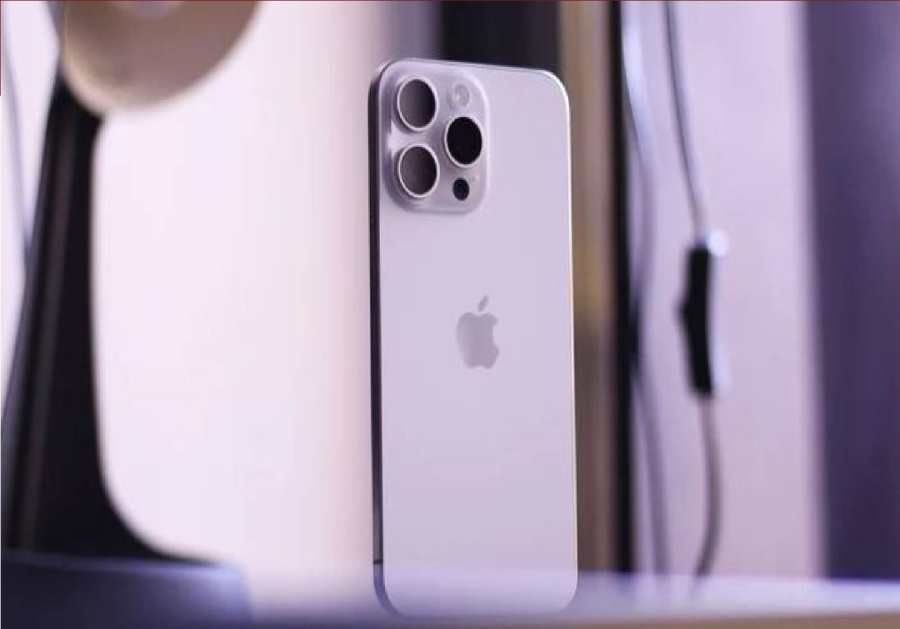 آيفون بـ 2000 دولار.. آبل تصر