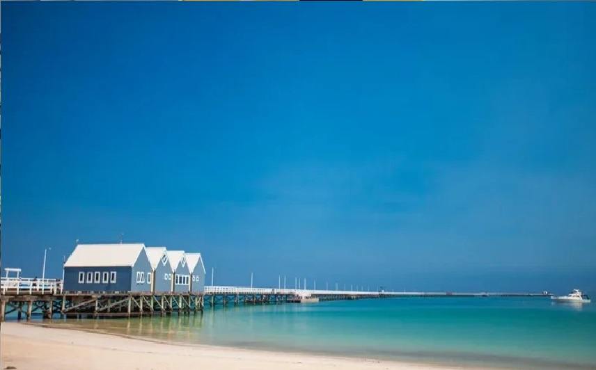 مراهق أسترالي يصبح بطلا قوميا بعد