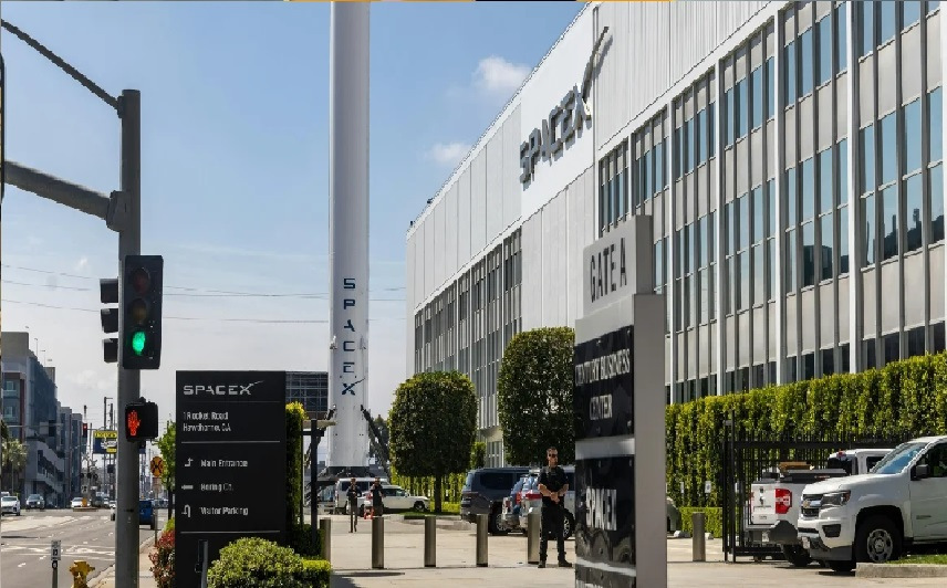 صفقة تريليونية.. سبيس إكس تستحوذ على