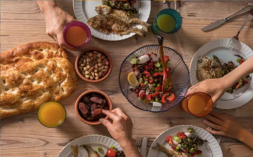 خبراء تغذية يحذرون: عادات خاطئة في