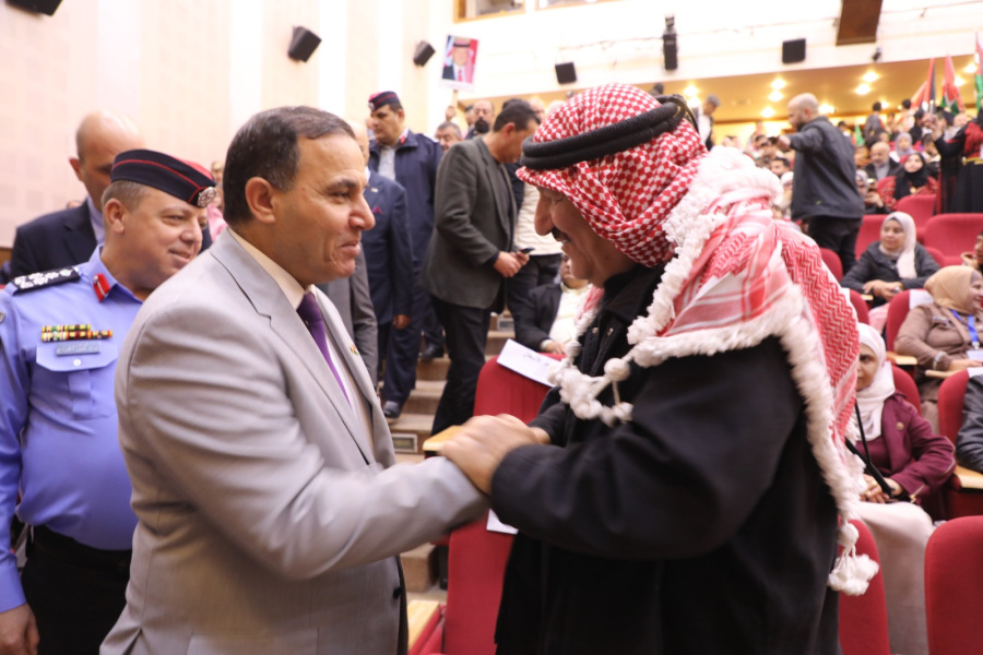 جامعة الزرقاء تشارك احتفال المحافظة بعيد