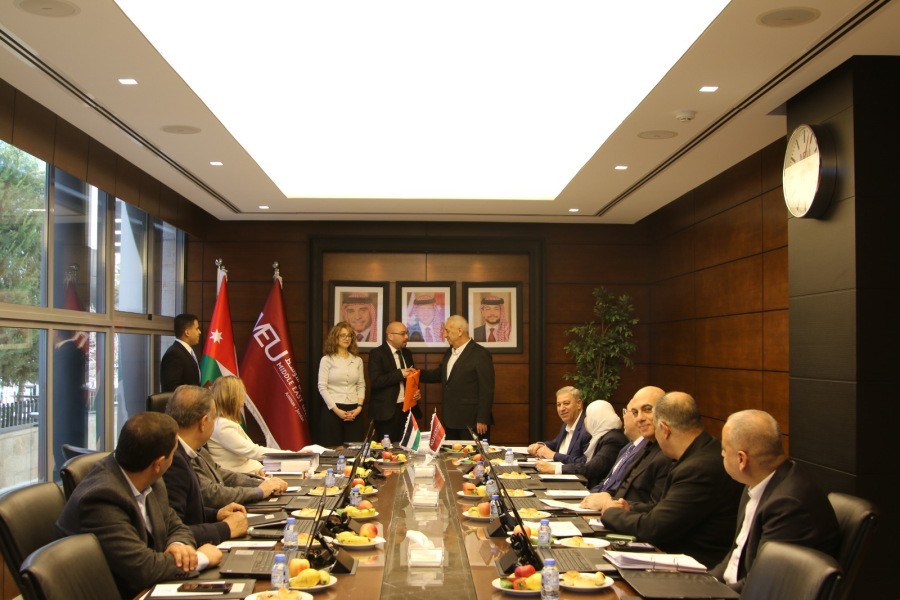 مجلس أمناء الشرق الأوسط يكرّم الدكتور