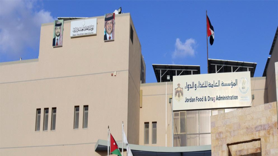 ضبط كميات من العصائر المخالفة في