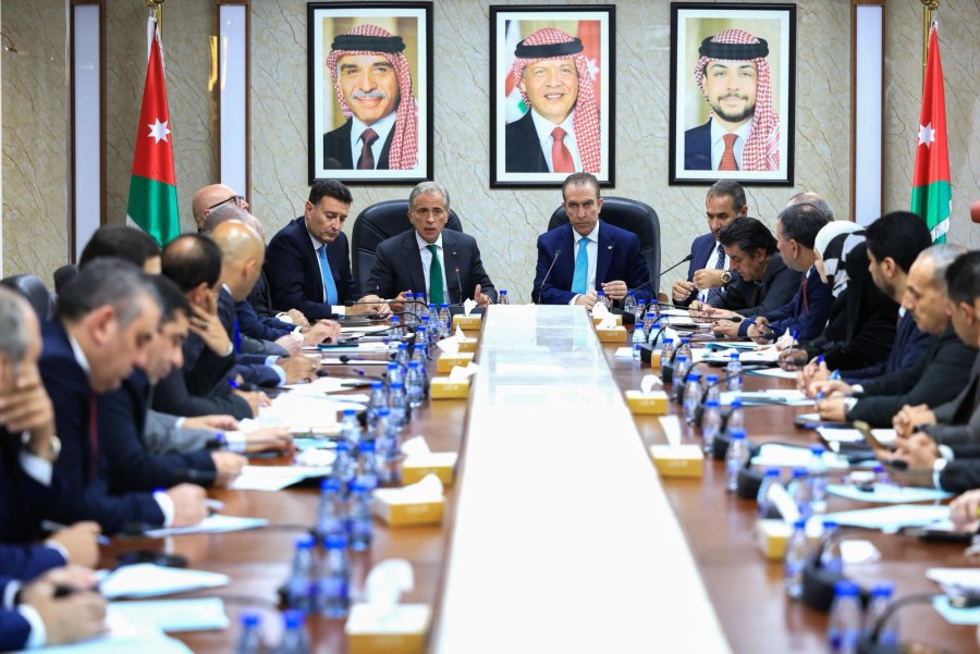 رئيس الوزراء يلتقي كتلة حزب الميثاق