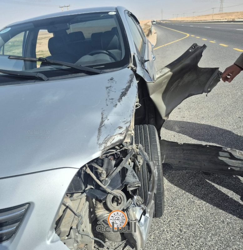 (إطار شاحنة) يضرب سيارة وزارة الثقافة..