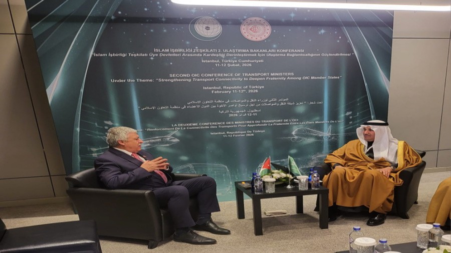 وزير النقل يناقش مع نظيريه السعودي