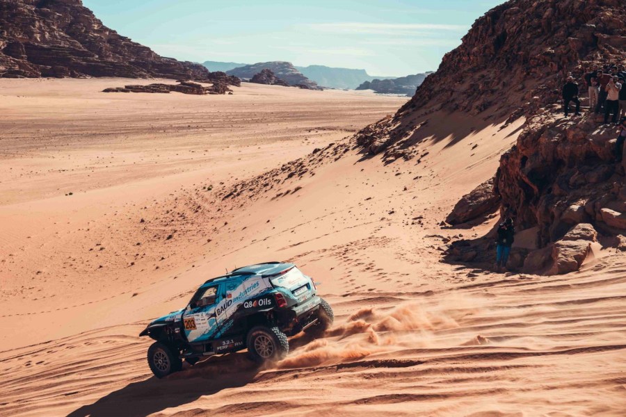 الثنائي الفرنسي ليونيل ولوسي باود يتصدران