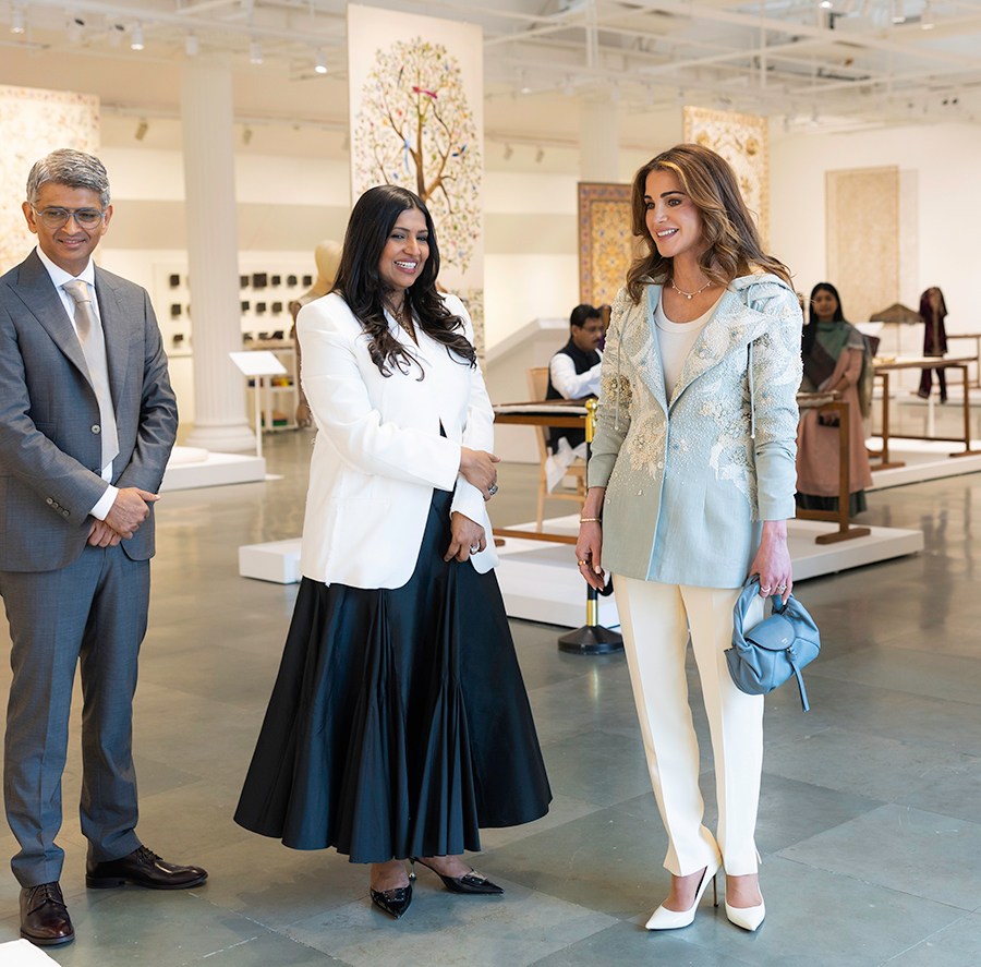 الملكة رانيا العبدالله تزور مدرسة تشاناكيا