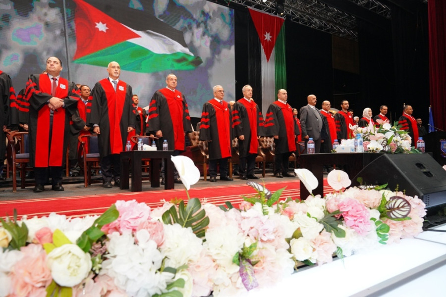 الكباريتي يرعى اليوم الأول لاحتفال عمان