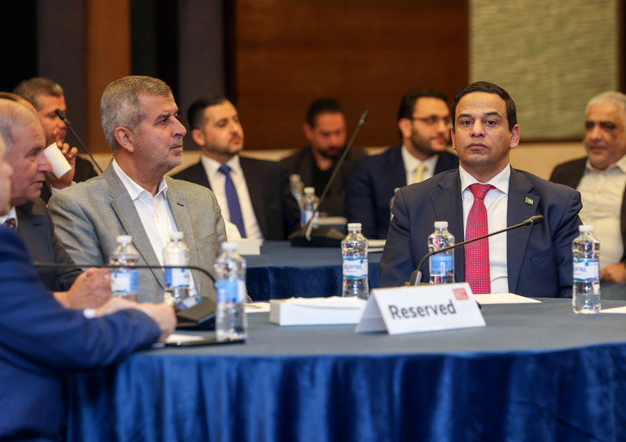 الطاقة النيابية تشارك في جلسة حوارية