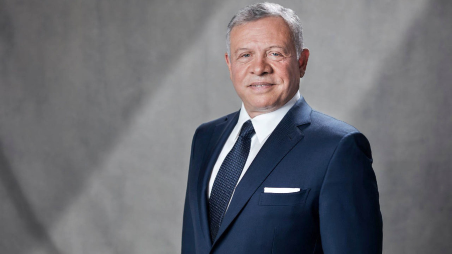 الملك يهنئ خادم الحرمين الشريفين بذكرى