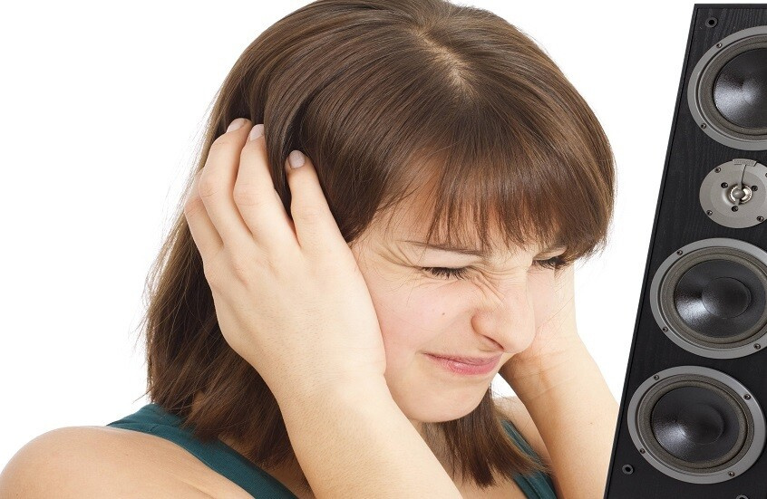طنين الأذن.. بين الأسباب الشائعة والإشارات