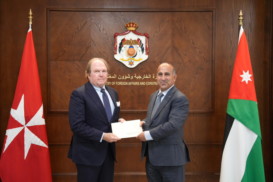 الخارجية تتسلم أوراق سفير المستشارية العسكرية