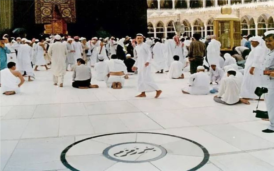 زمزم.. نبع اليقين وقصة التوكل التي