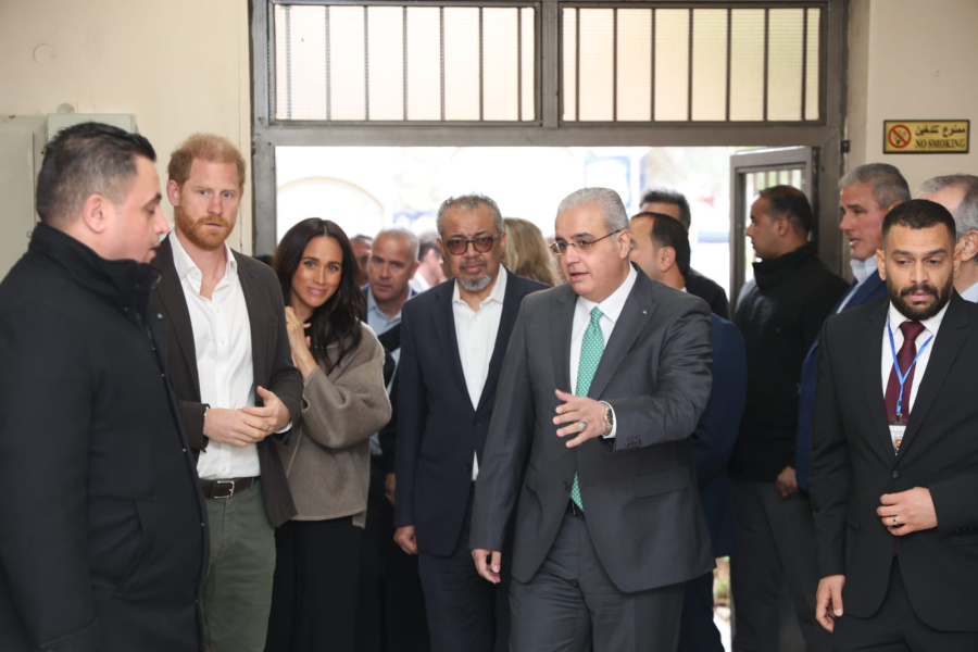 البدور يصطحب الأميرين هاري وميغان ومدير